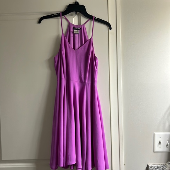 Brand new size 4 expires dress. - Picture 1 of 4